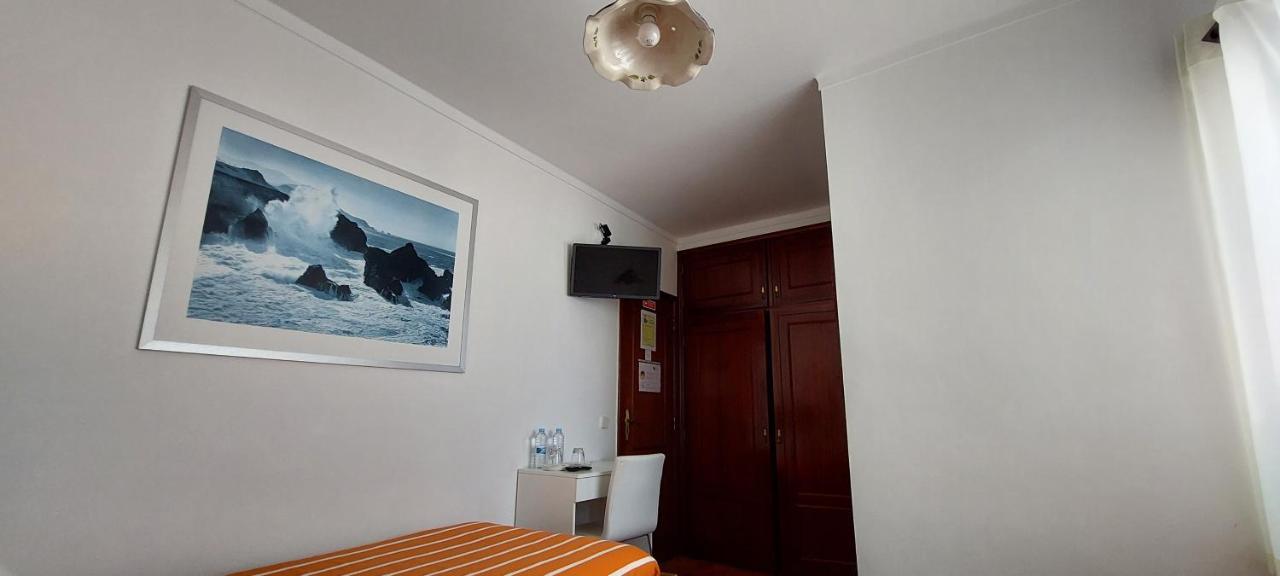 Pequena Baleia Bed & Breakfast Ferrel  Exterior foto