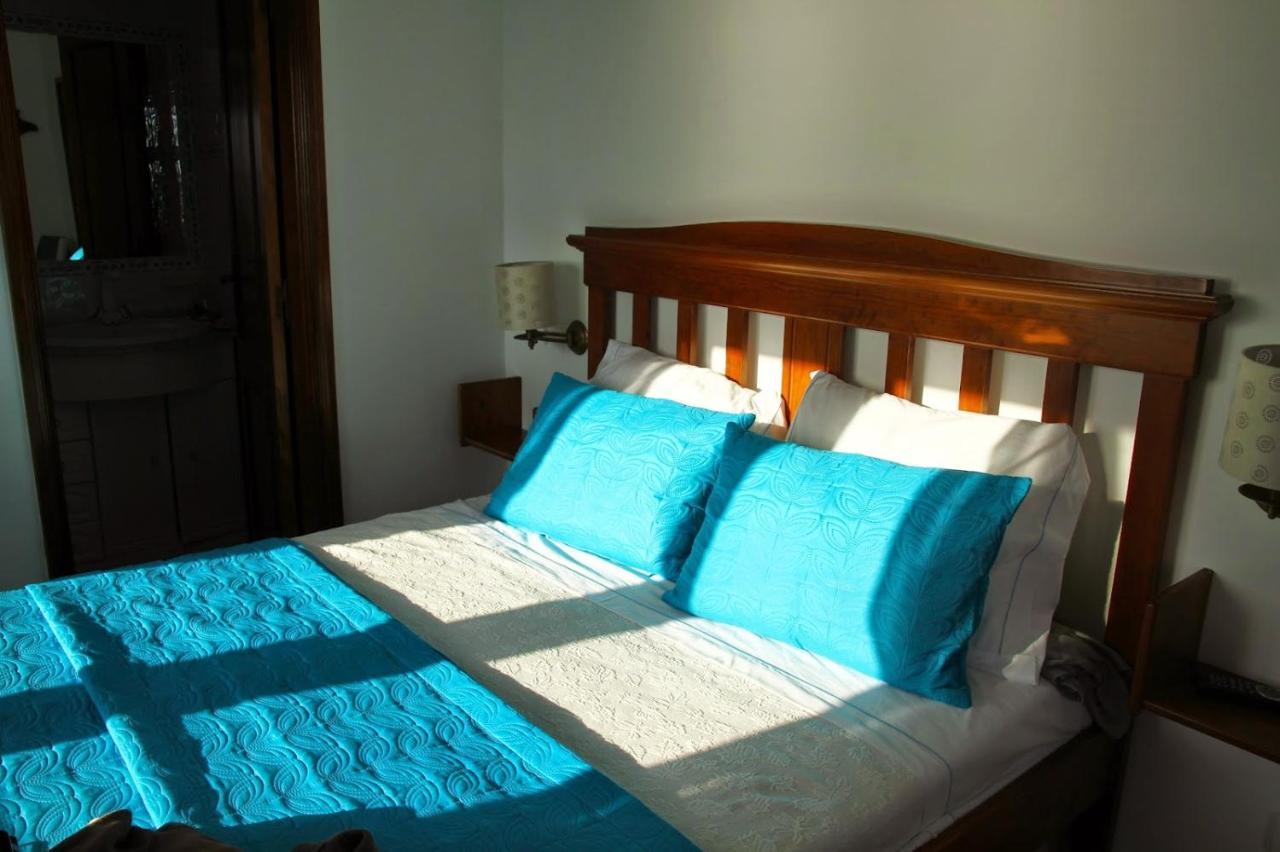 Pequena Baleia Bed & Breakfast Ferrel  Exterior foto