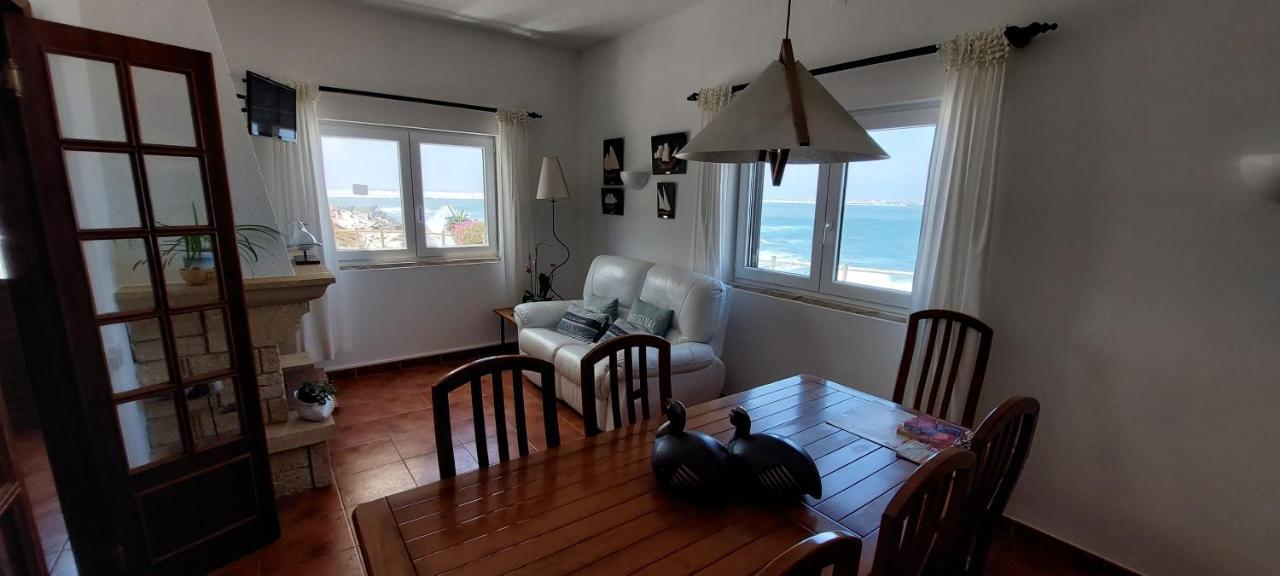 Pequena Baleia Bed & Breakfast Ferrel  Exterior foto
