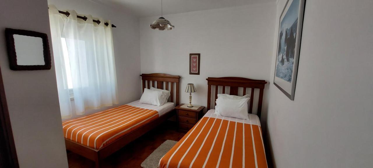 Pequena Baleia Bed & Breakfast Ferrel  Exterior foto