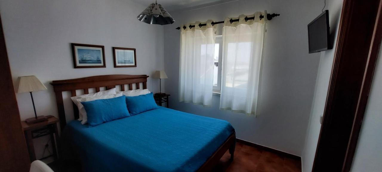 Pequena Baleia Bed & Breakfast Ferrel  Exterior foto