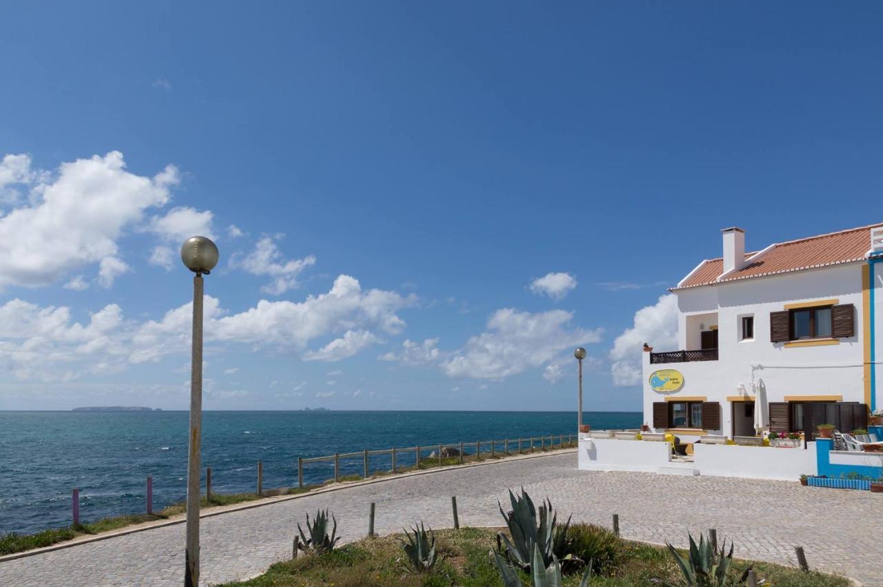 Pequena Baleia Bed & Breakfast Ferrel  Exterior foto