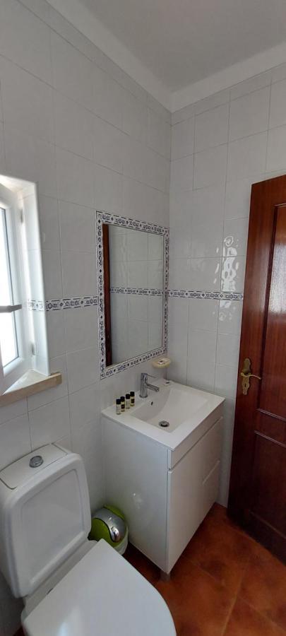 Pequena Baleia Bed & Breakfast Ferrel  Exterior foto