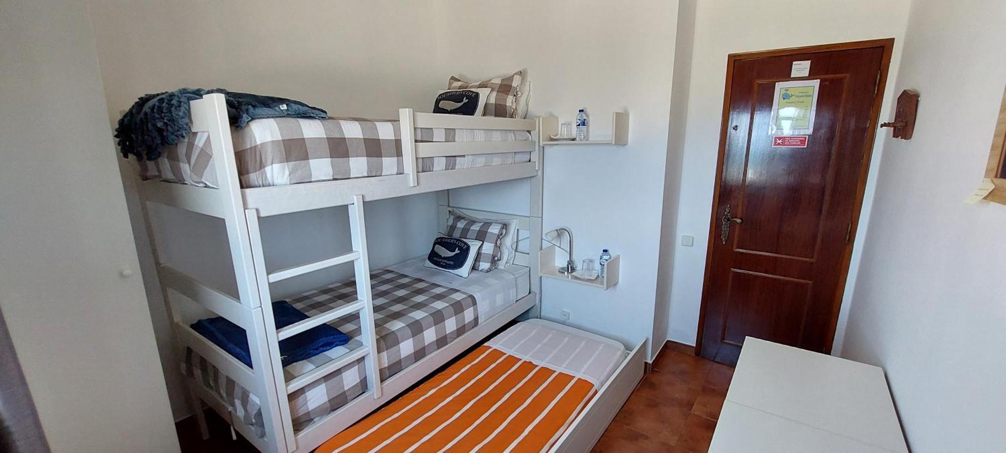 Pequena Baleia Bed & Breakfast Ferrel  Exterior foto
